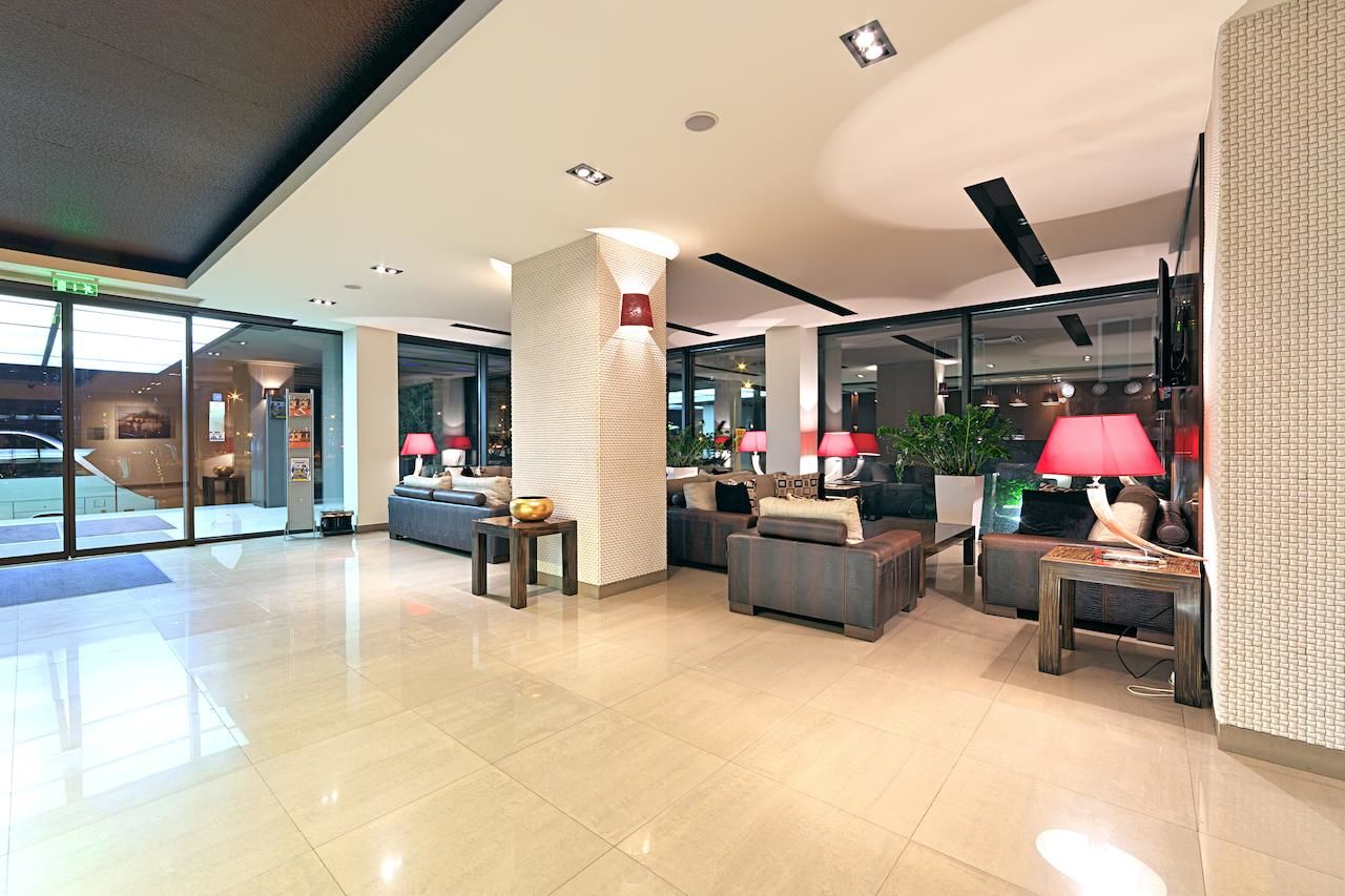 Отель Hotel Cubix Брашов