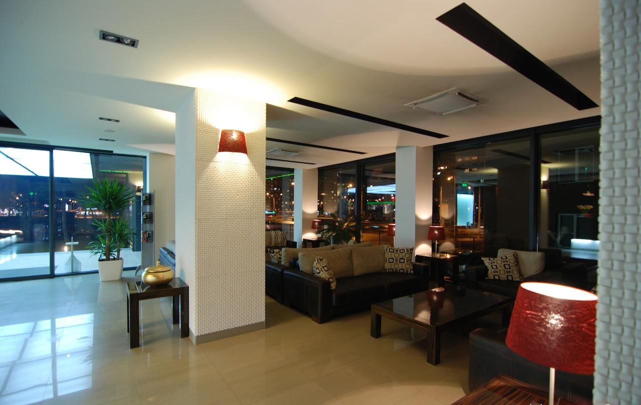 Отель Hotel Cubix Брашов