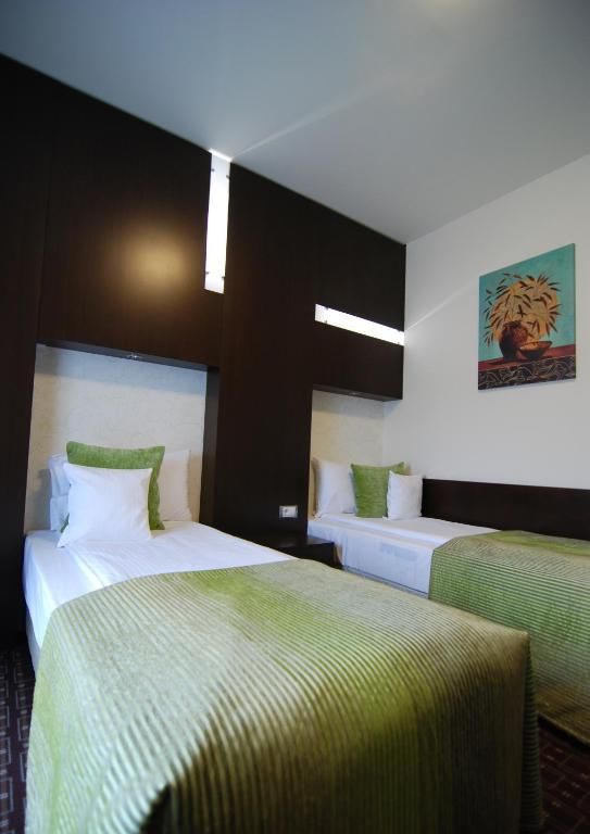 Отель Hotel Cubix Брашов