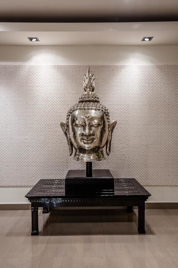 Отель Hotel Cubix Брашов-9