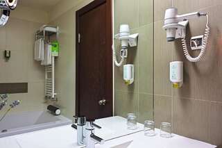 Отель Hotel Cubix Брашов Стандартный двухместный номер с 2 отдельными кроватями-6