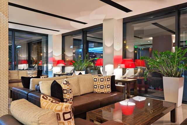 Отель Hotel Cubix Брашов-14