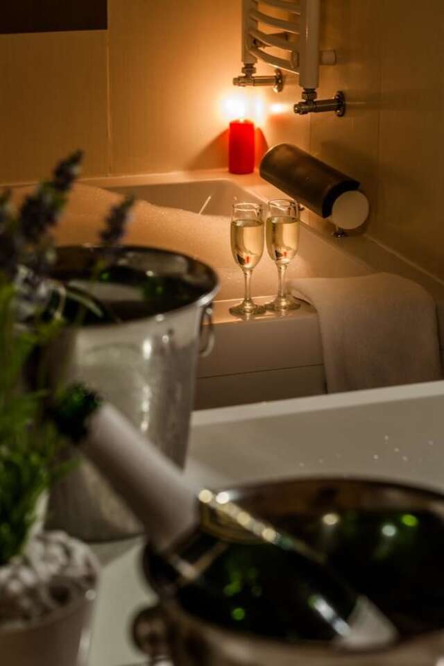 Отель Hotel Cubix Брашов-24